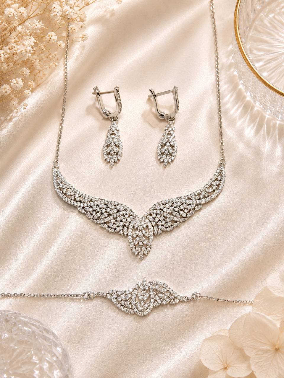 سرویس نقره جواهری با نگین های اتمی کد soow² با عیار 925