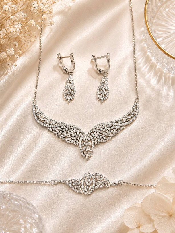 سرویس نقره جواهری با نگین های اتمی کد soow² با عیار 925