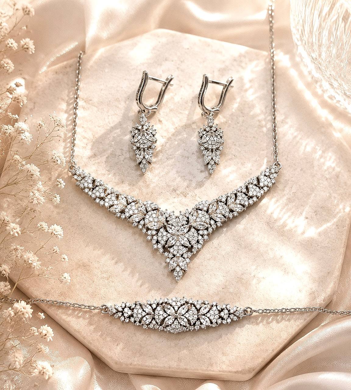 سرویس نقره جواهری با ظاهری لوکس و شیک با عیار 925